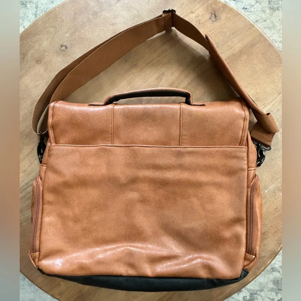 Snugg Laptop Case